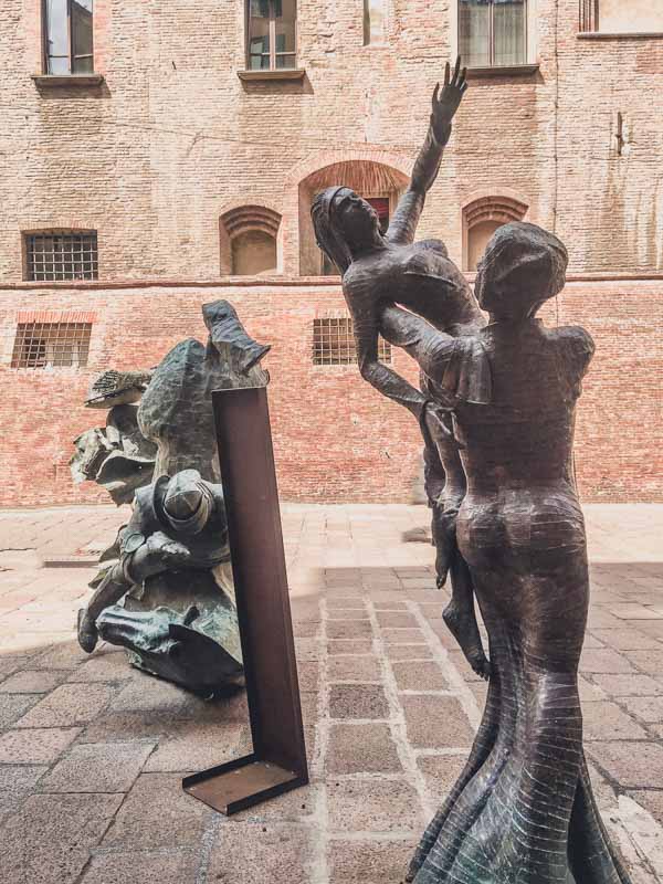 Statues in Bologna