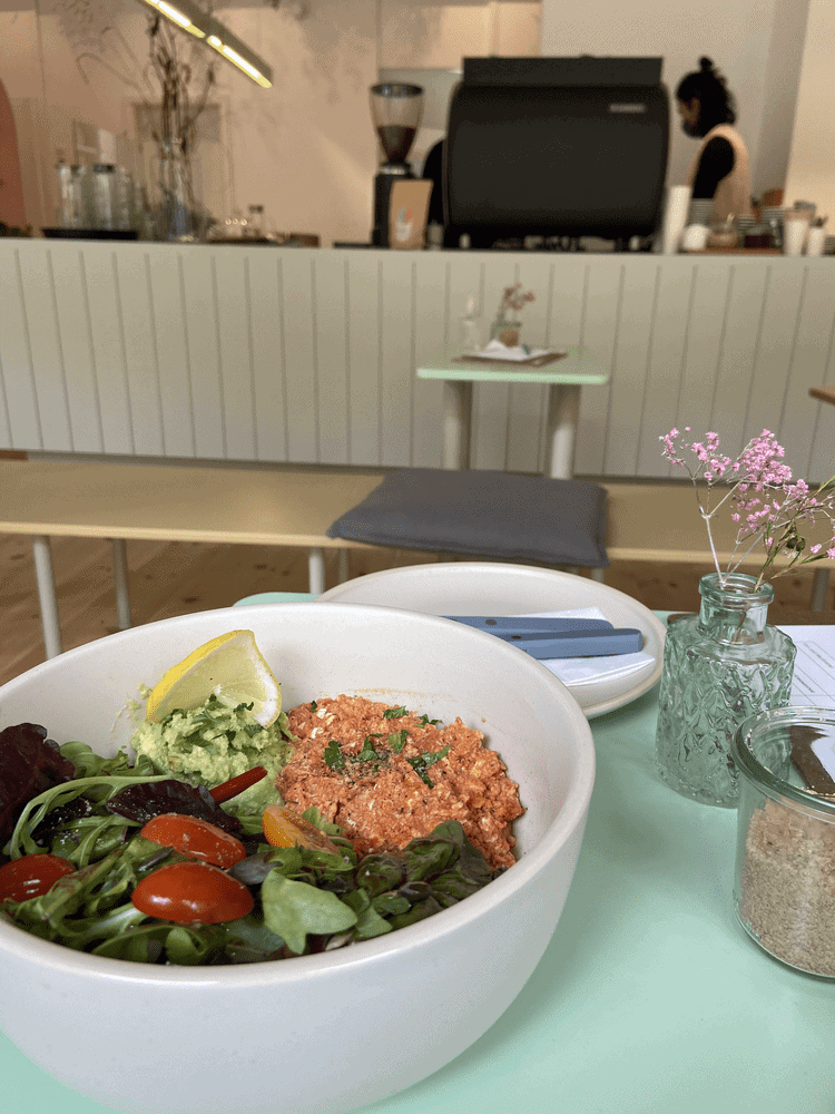 A salad bowl served at 44 Brekkie, one of the best cafes to work in Berlin.