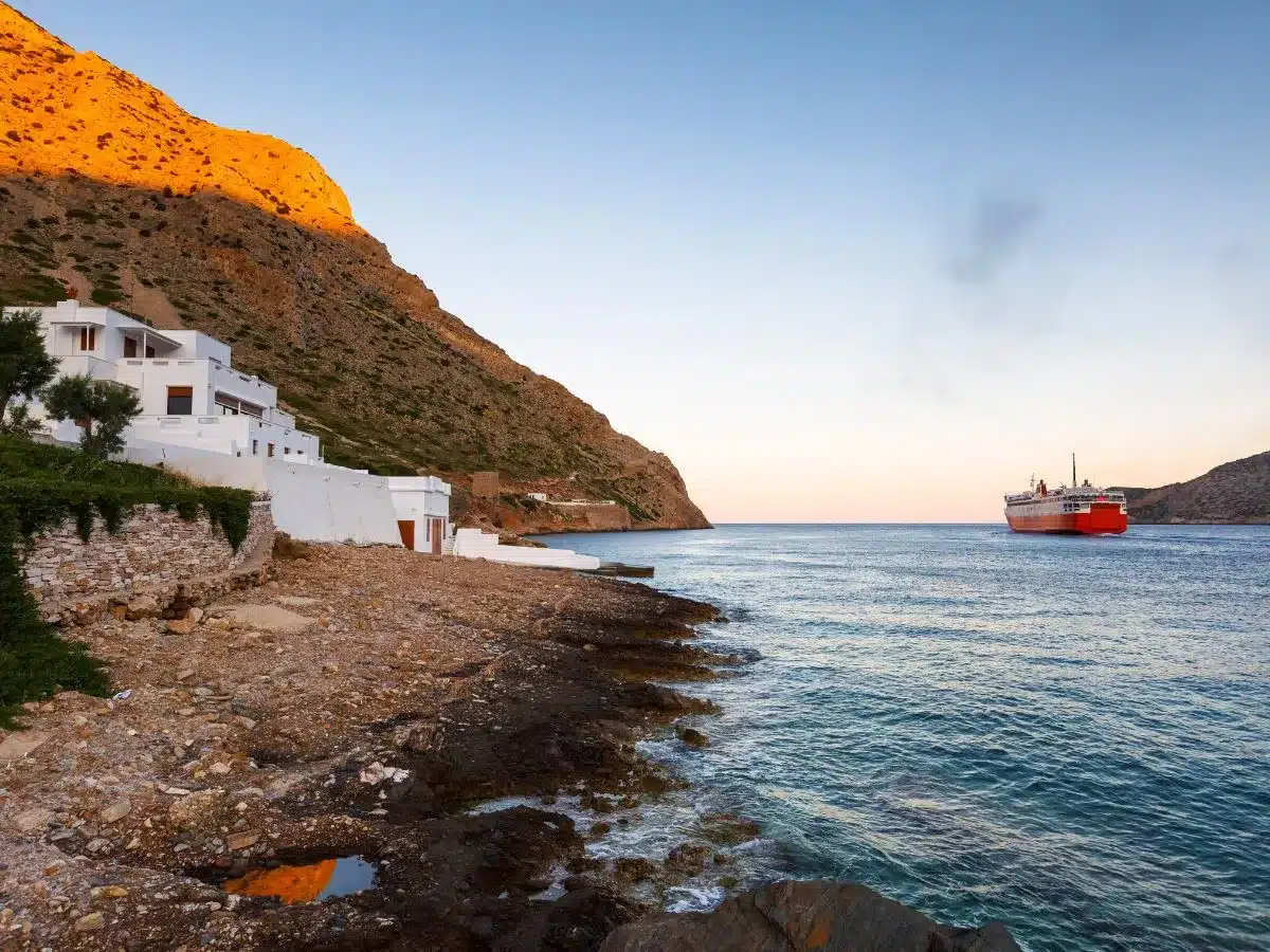 A Guide to Booking a Ferry From Athens To Sifnos