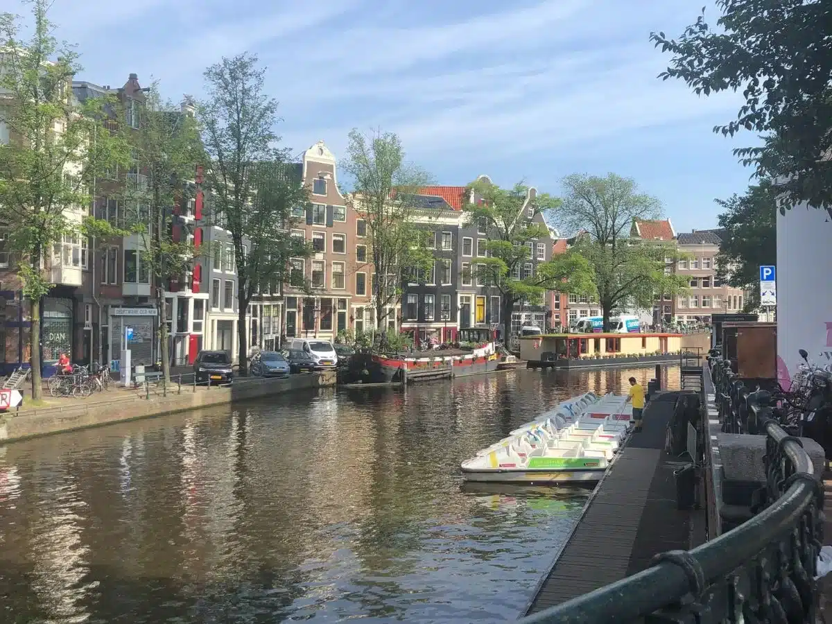 travel to amsterdam alone
