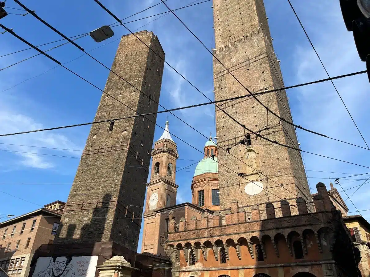 Two Towers (Le Due Torri)