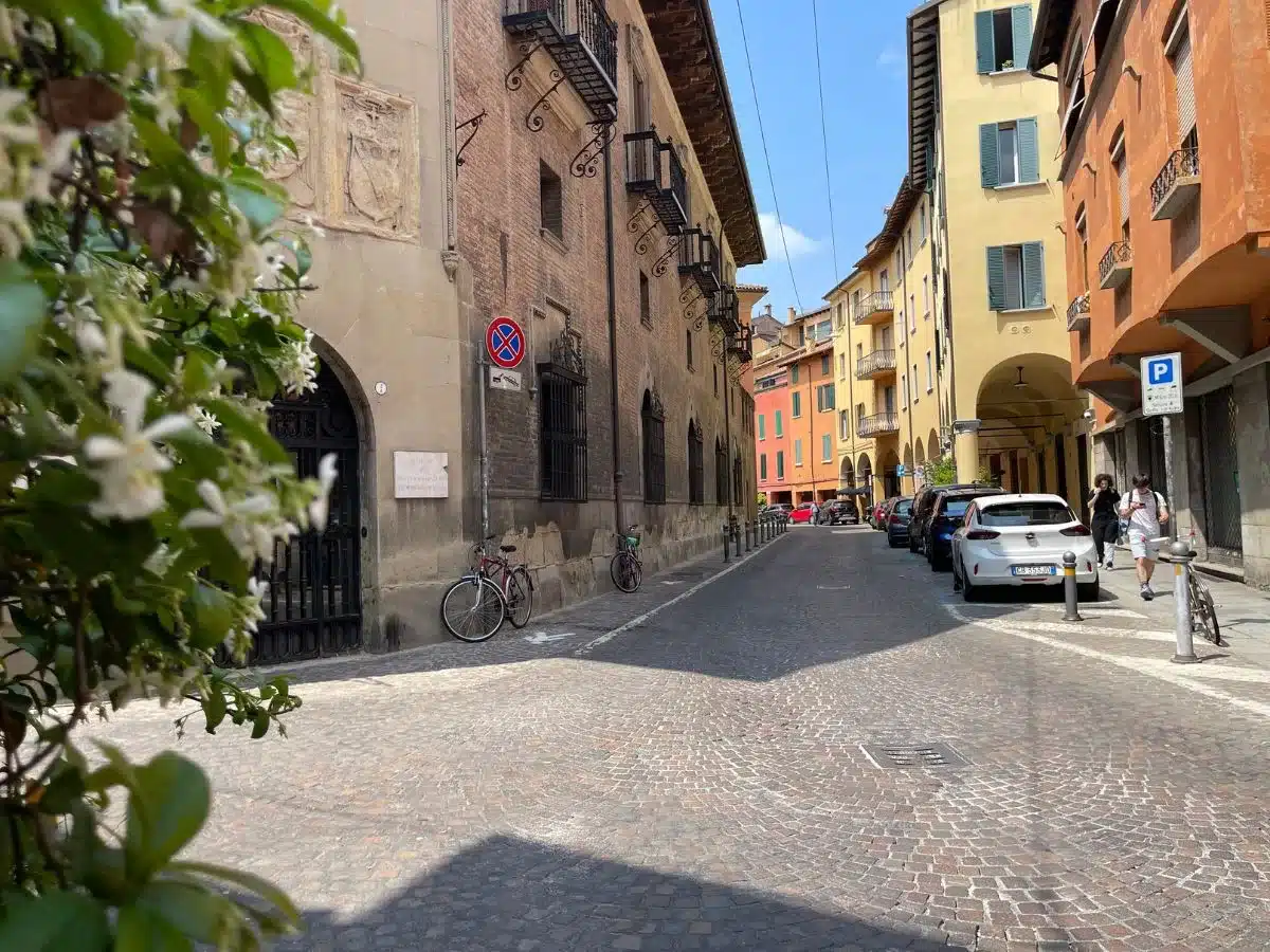 Where to stay solo in Bologna