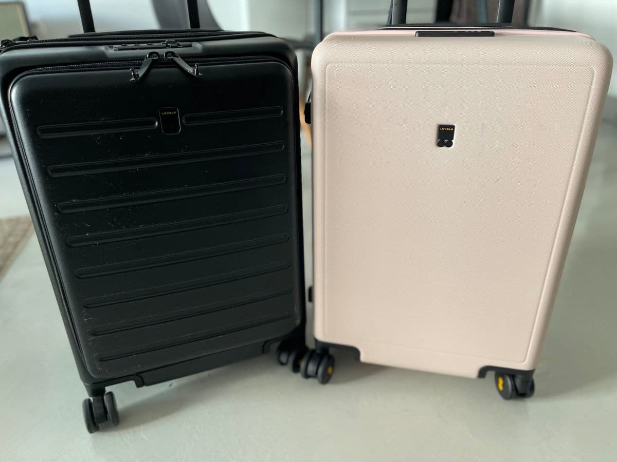 two suitcases side by side Level8 Luggage Review of 2 suitcases black and pink