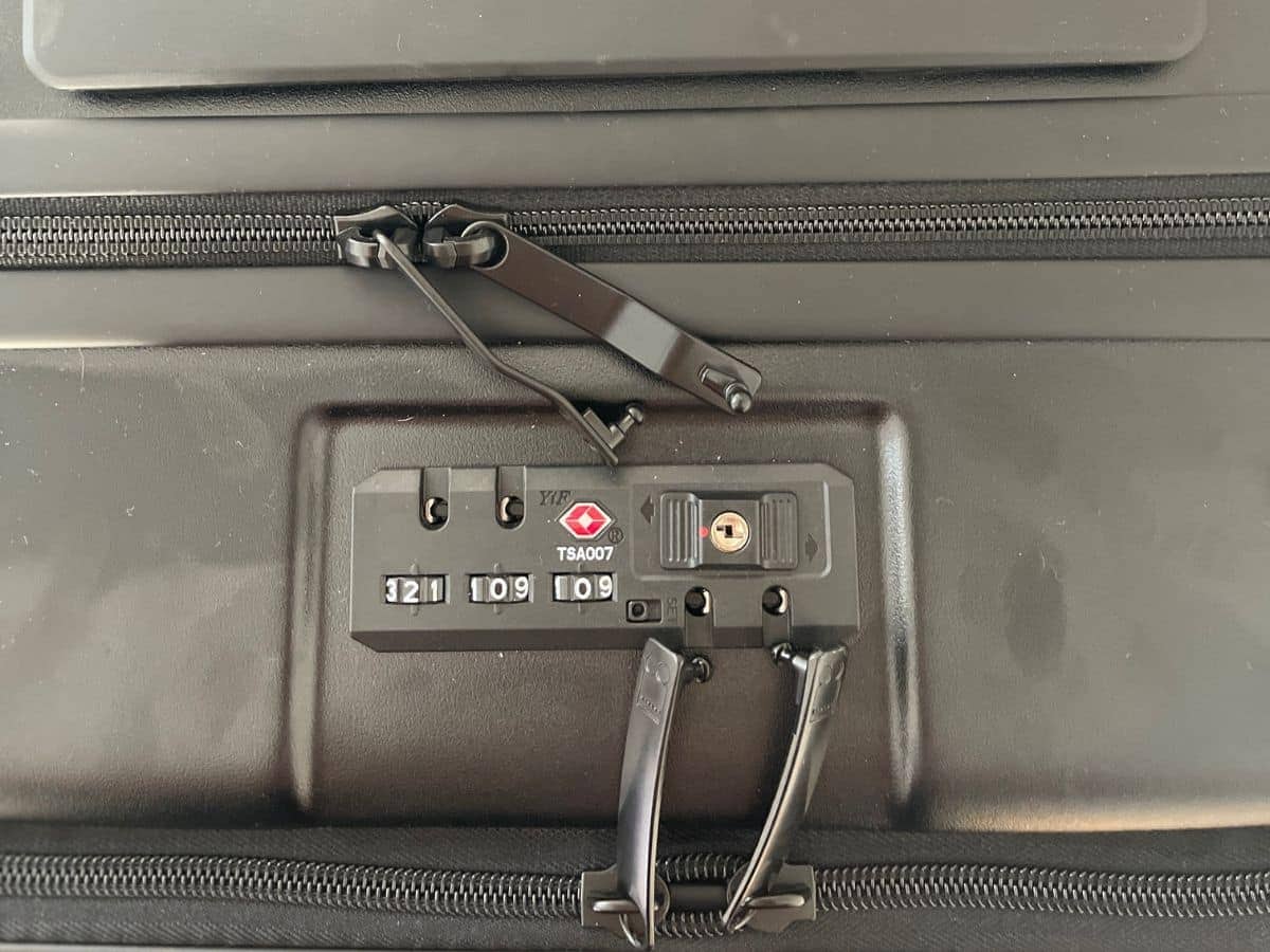 TSA LOCKS on a level8 suitcase review