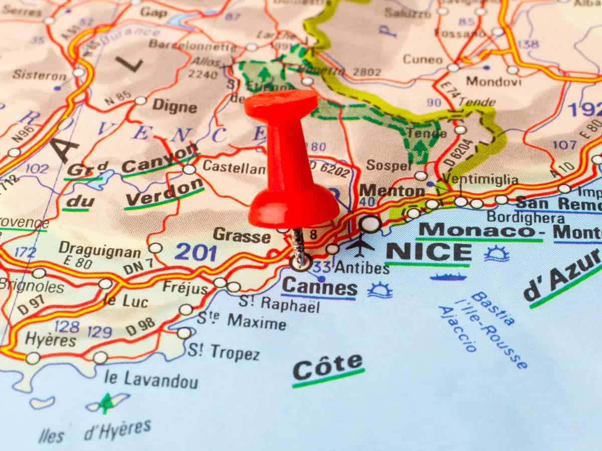 A picture of a pin on map from Marseille to Cannes.