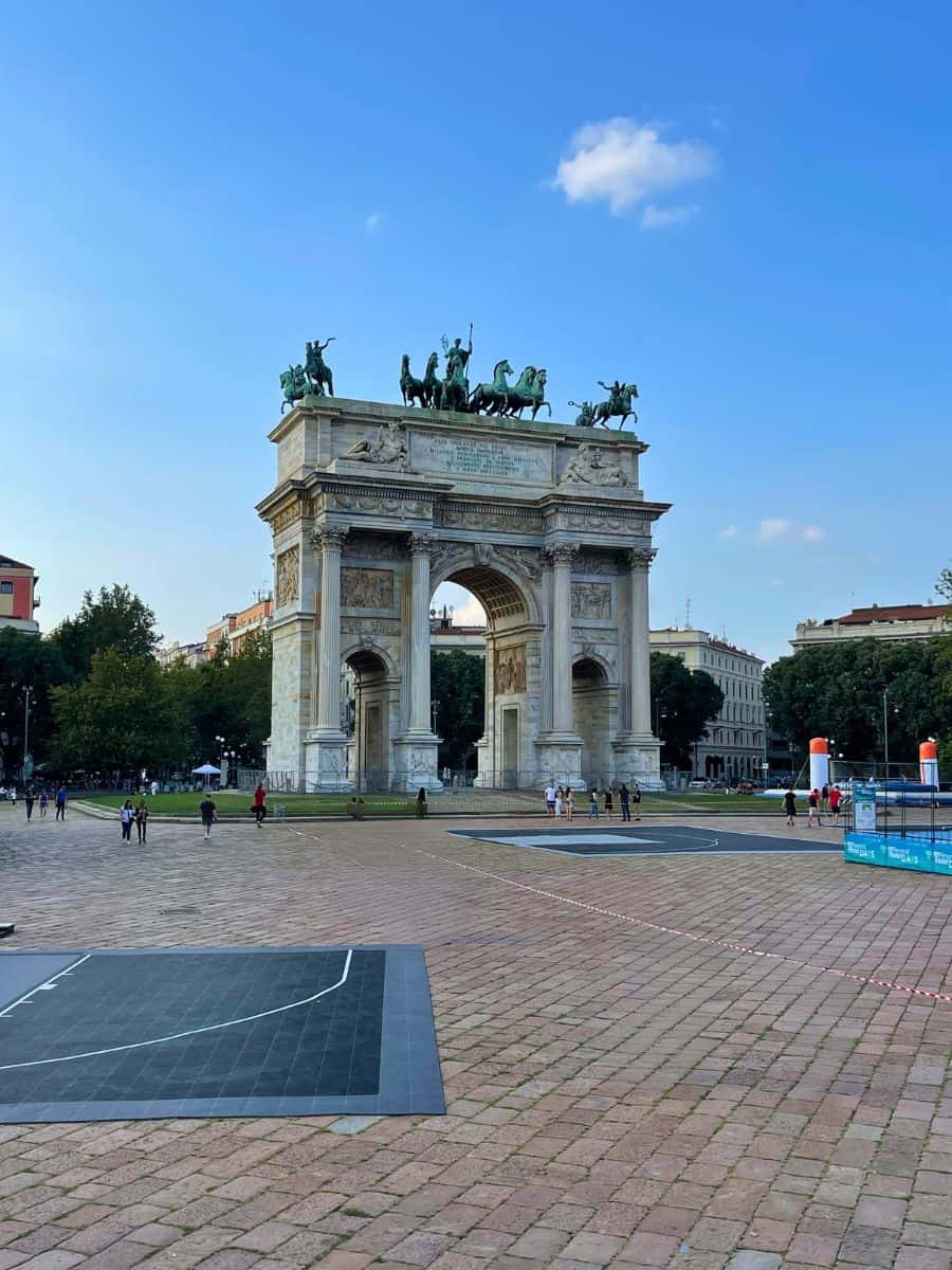 The arco della Pace in Milano which is a grand brick arch in the middle of the park