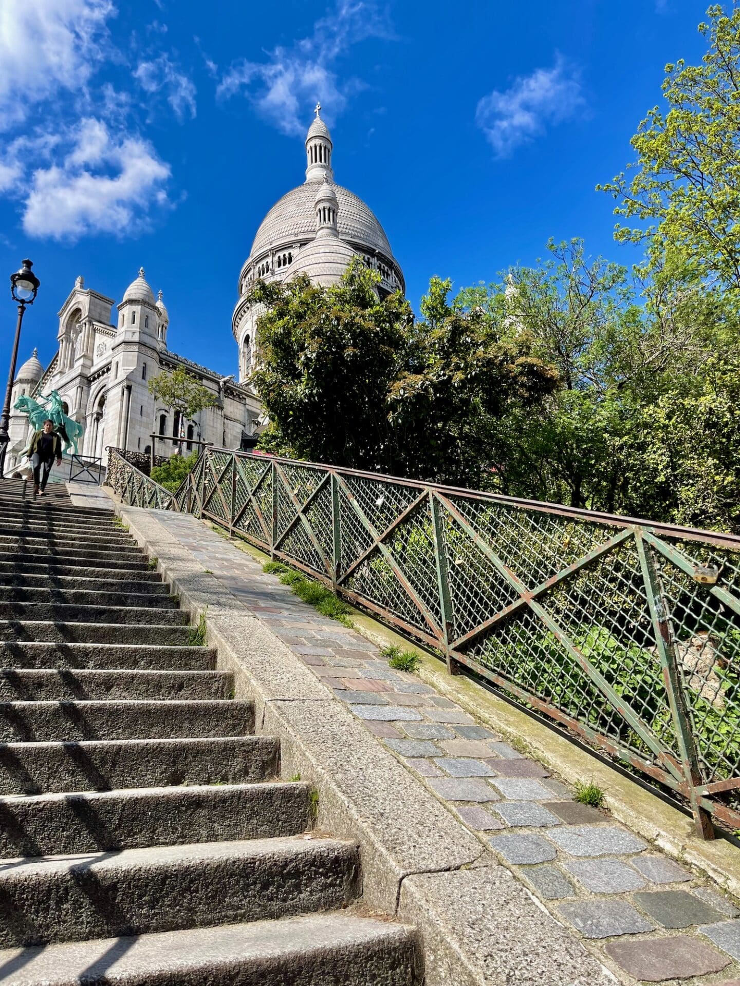 Side view of white-domed Basilica of the Sacré-Coeur.