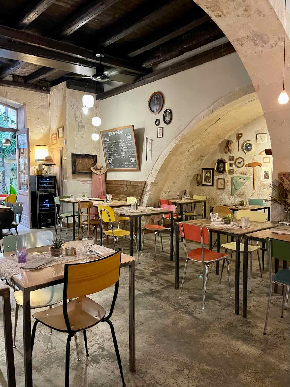 Interiors of a cute little restaurant in Siracusa. 